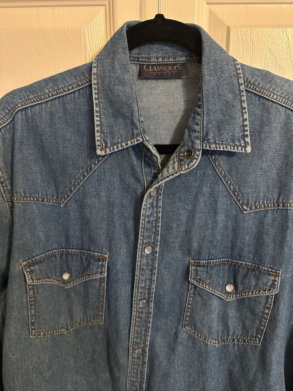 Classiques Sport Women’s Vintage Denim Button-Up Shirt, Medium Blue Wash, Sz M - Picture 2 of 8